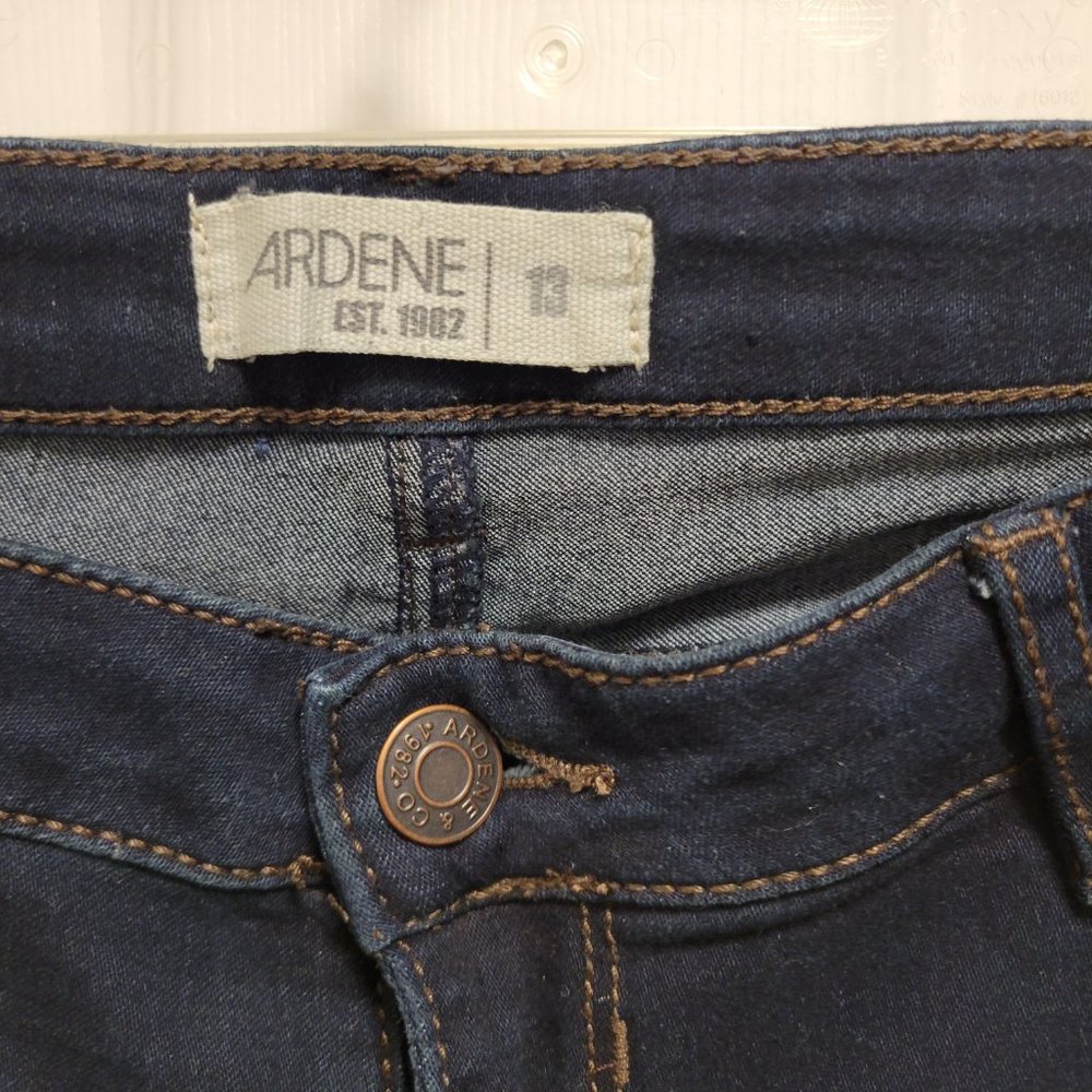 Jeans - Picture 2 of 3